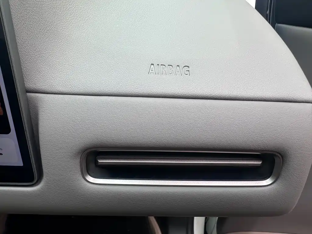 Li Auto Li Auto i6 2025 RWD Standard Edition 2025 - thumbnail 14