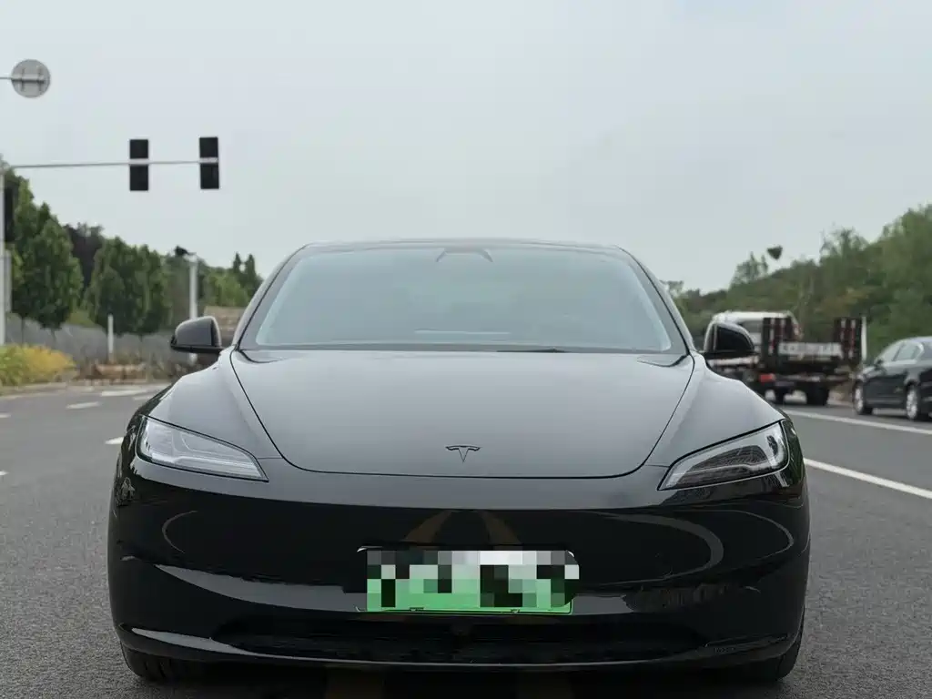 Tesla Model 3 2025 - thumbnail 2