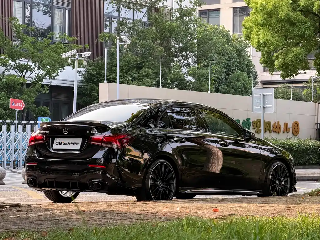 Mercedes-Benz Mercedes-Benz A-Class AMG 2022 AMG A 35 L 4MATIC 2022 - thumbnail 5