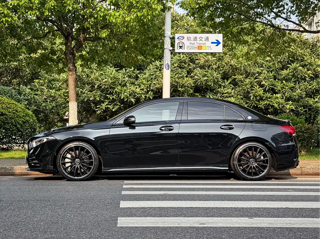 Mercedes-Benz Mercedes-Benz A-Class AMG 2022 AMG A 35 L 4MATIC 2022 - thumbnail 7