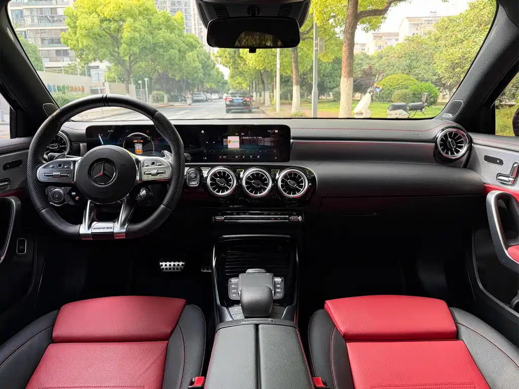 Mercedes-Benz Mercedes-Benz A-Class AMG 2022 AMG A 35 L 4MATIC 2022 - thumbnail 8