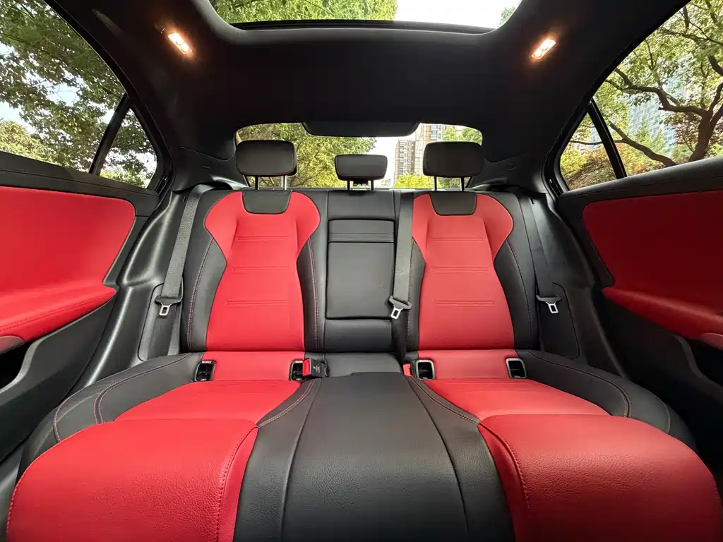 Mercedes-Benz Mercedes-Benz A-Class AMG 2022 AMG A 35 L 4MATIC 2022 - thumbnail 9