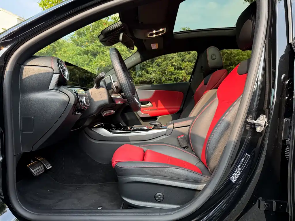 Mercedes-Benz Mercedes-Benz A-Class AMG 2022 AMG A 35 L 4MATIC 2022 - thumbnail 10