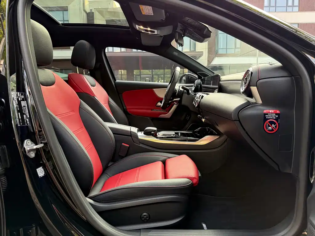 Mercedes-Benz Mercedes-Benz A-Class AMG 2022 AMG A 35 L 4MATIC 2022 - thumbnail 11
