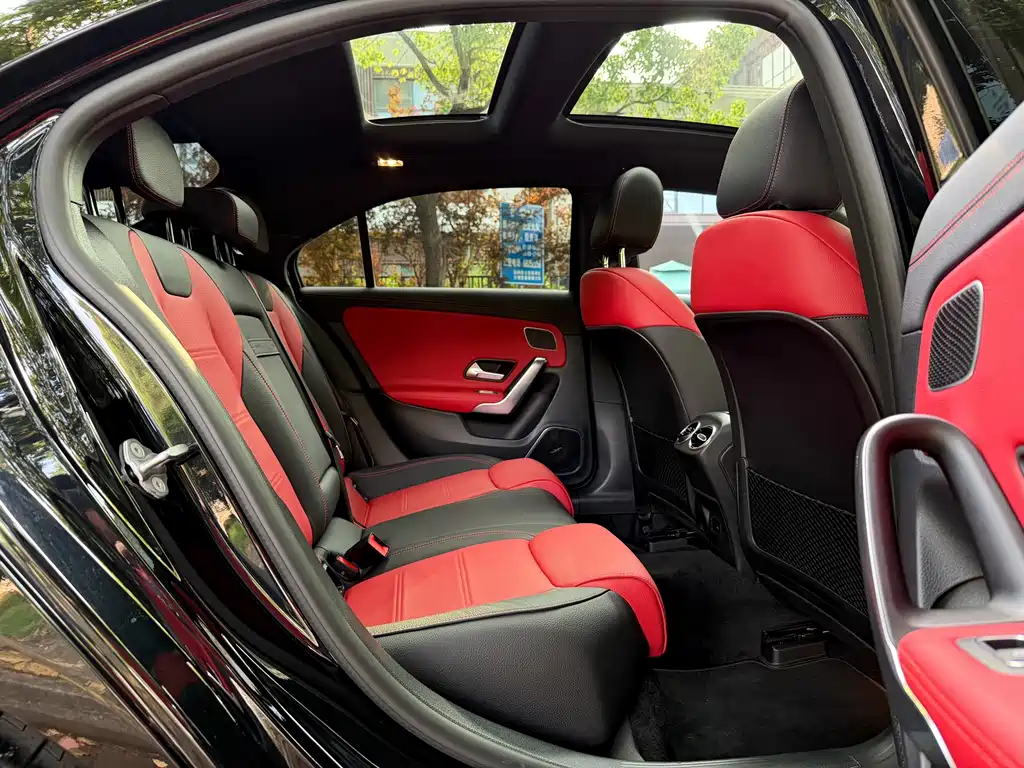 Mercedes-Benz Mercedes-Benz A-Class AMG 2022 AMG A 35 L 4MATIC 2022 - thumbnail 13