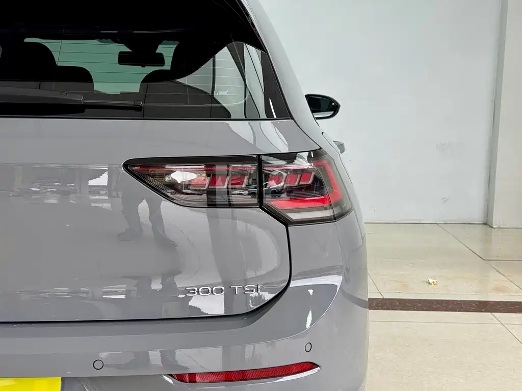 Volkswagen Golf 2025 300TSI R-Line 2025 - thumbnail 22