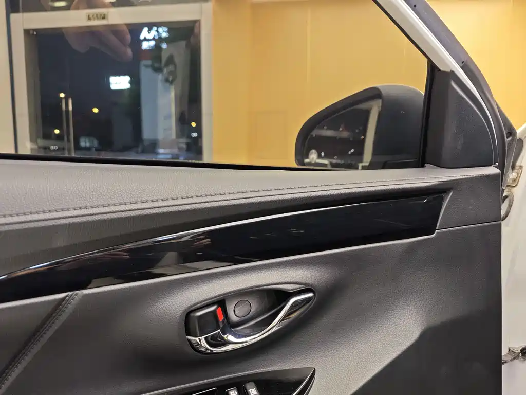 Toyota Yaris L 2020 Yaris L X 1.5L CVT Luxury Edition 2020 - thumbnail 8