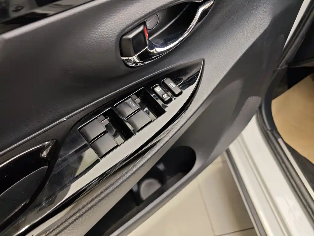 Toyota Yaris L 2020 Yaris L X 1.5L CVT Luxury Edition 2020 - thumbnail 9