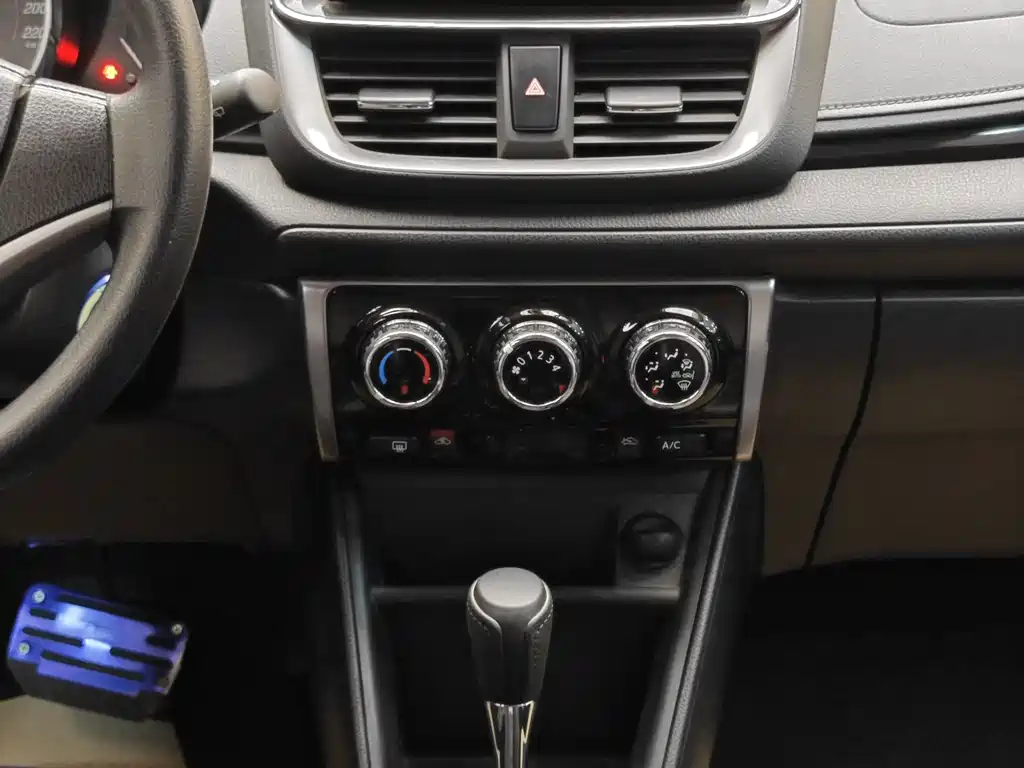 Toyota Yaris L 2020 Yaris L X 1.5L CVT Luxury Edition 2020 - thumbnail 18