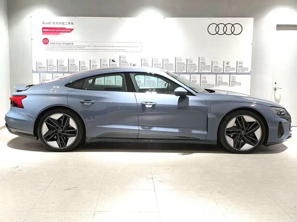 Audi Audi e-tron GT 2024 - thumbnail 3
