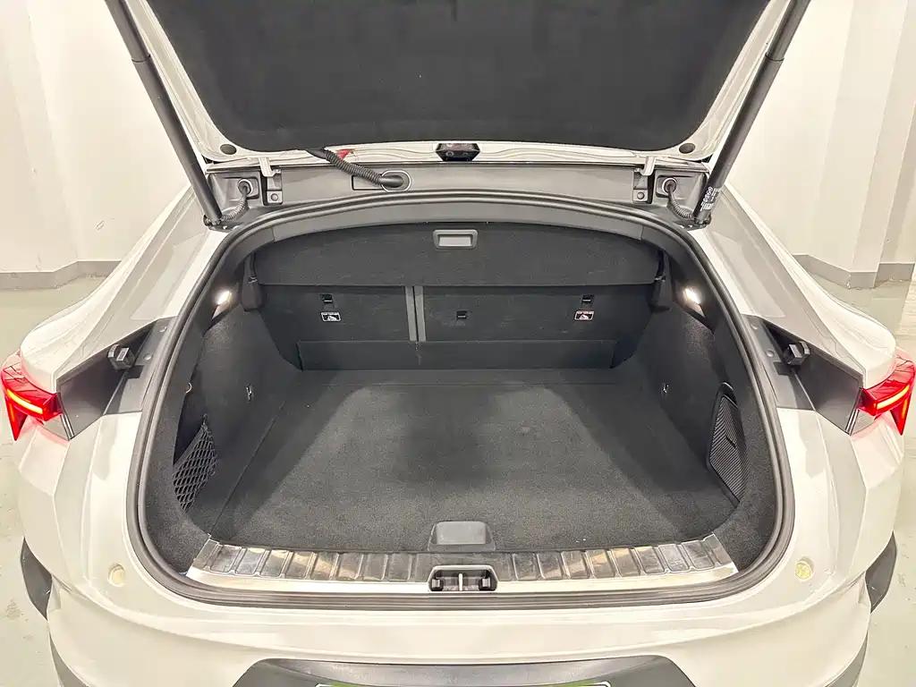 Polestar Polestar 4 Dual Motor Long Range Plus 2024 - thumbnail 9