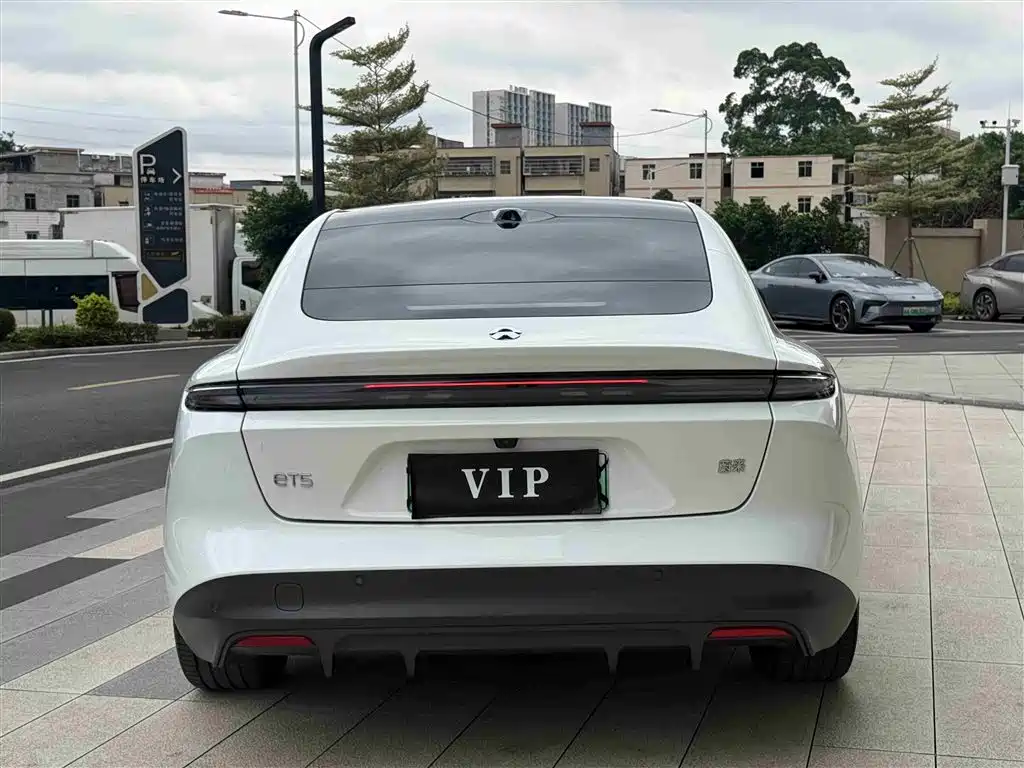 NIO NIO ET5 2024 75kWh 2025 - thumbnail 8