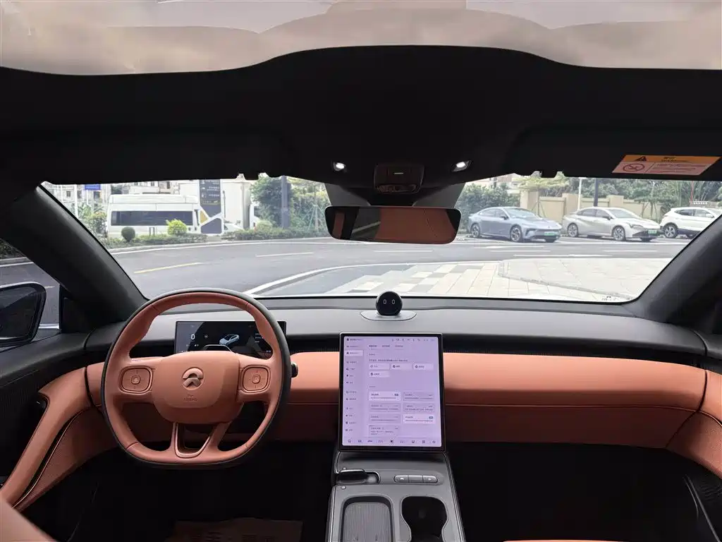NIO NIO ET5 2024 75kWh 2025 - thumbnail 10