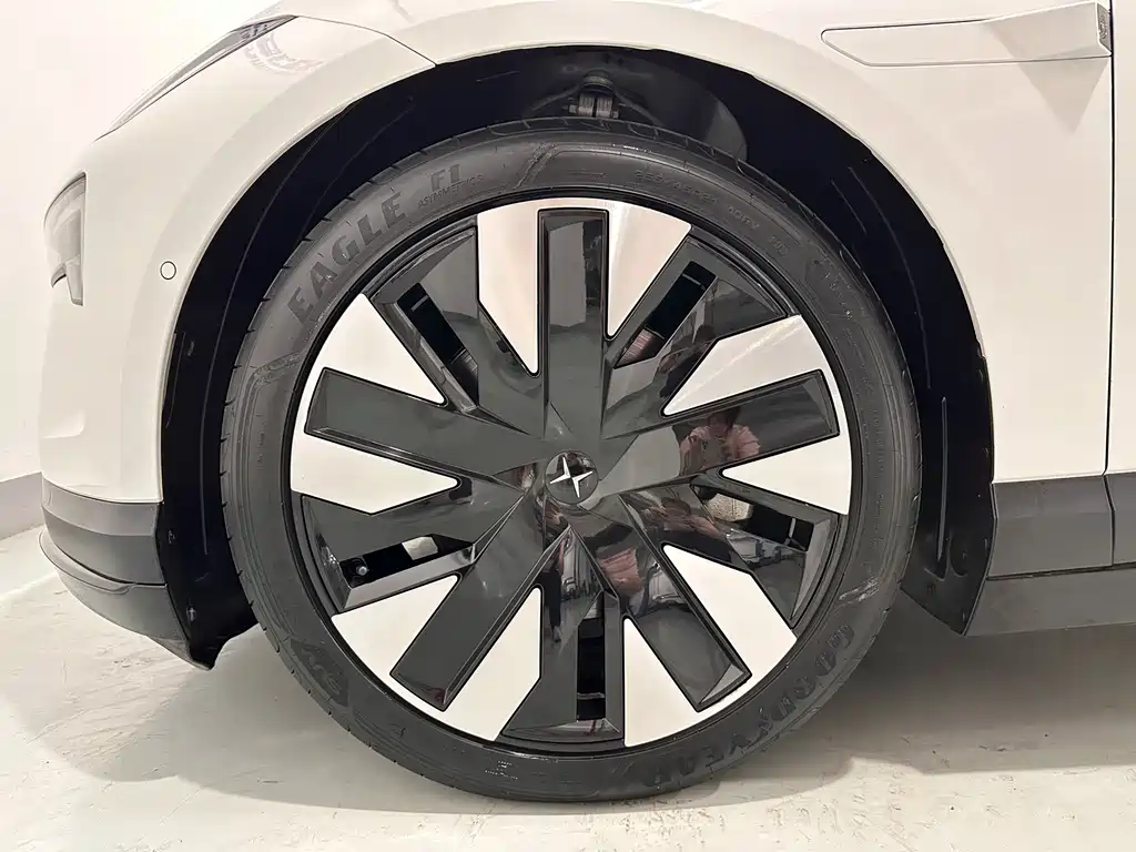 Polestar Polestar 4 Dual Motor Long Range Plus 2024 - thumbnail 18