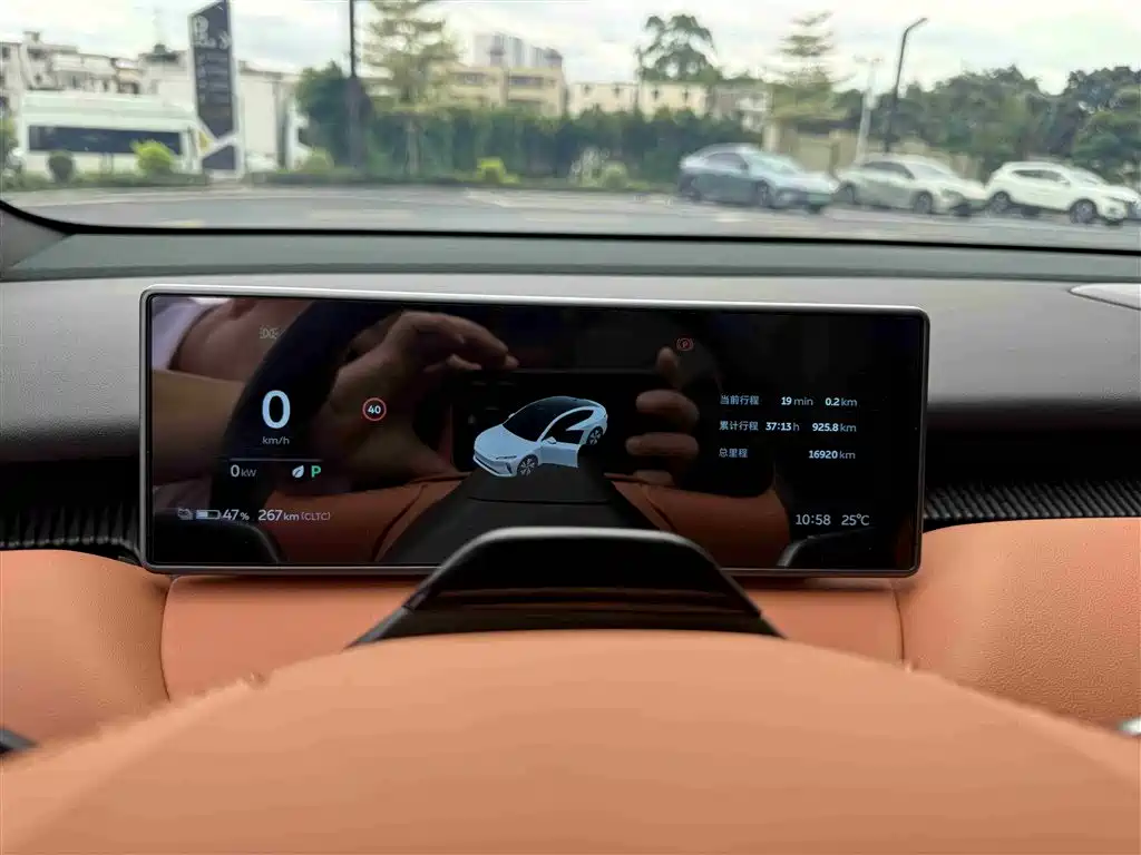 NIO NIO ET5 2024 75kWh 2025 - thumbnail 14