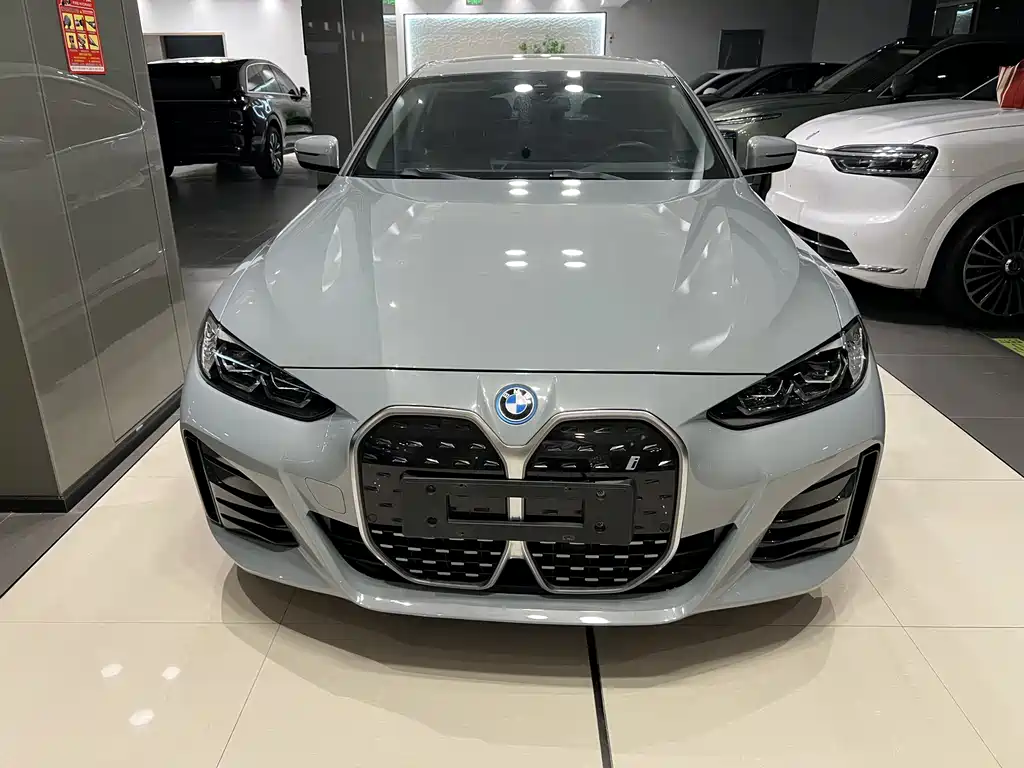 BMW BMW i4 2023 eDrive35 2023 - thumbnail 2