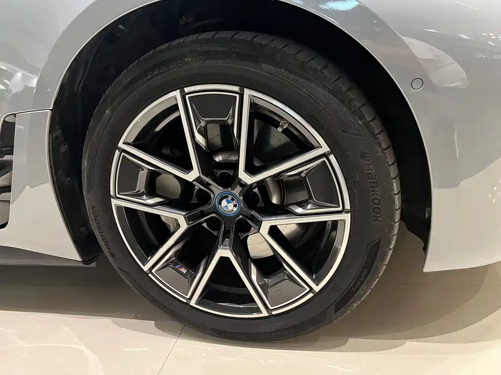 BMW BMW i4 2023 eDrive35 2023 - thumbnail 6