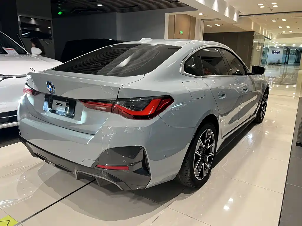 BMW BMW i4 2023 eDrive35 2023 - thumbnail 7
