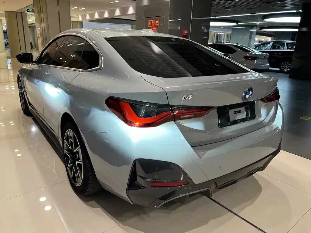 BMW BMW i4 2023 eDrive35 2023 - thumbnail 9