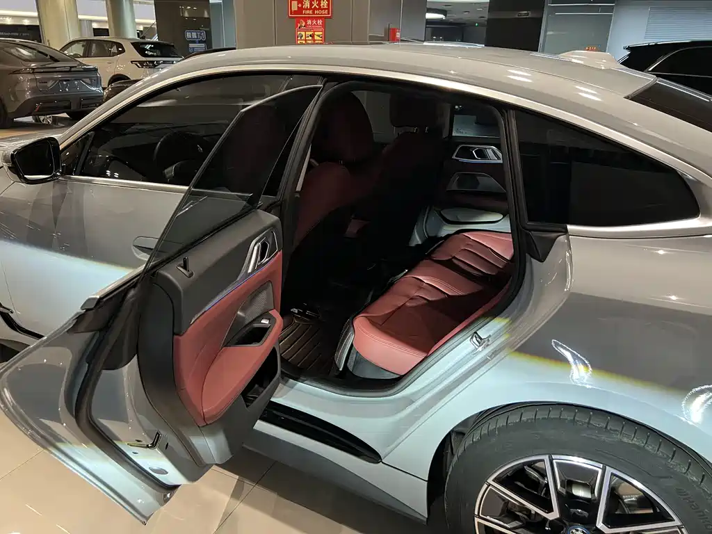 BMW BMW i4 2023 eDrive35 2023 - thumbnail 11