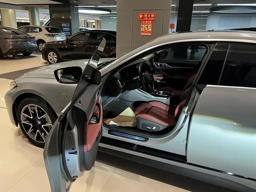 BMW BMW i4 2023 eDrive35 2023 - thumbnail 12