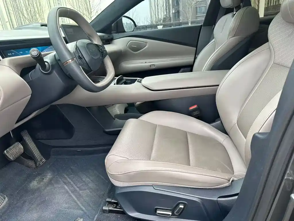 Lynk & Co Lynk & Co Z10 2024 95kWh 806km RWD Smart Driving Max 2024 - thumbnail 4