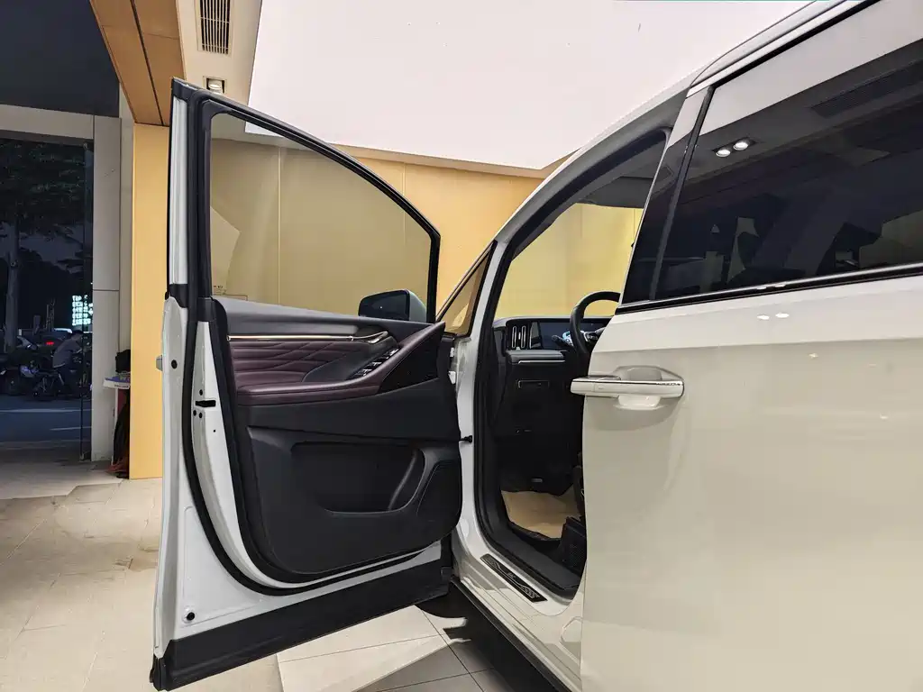 GAC Trumpchi GAC Trumpchi M8 2024 Master Series 400T Supreme Edition 2023 - thumbnail 7