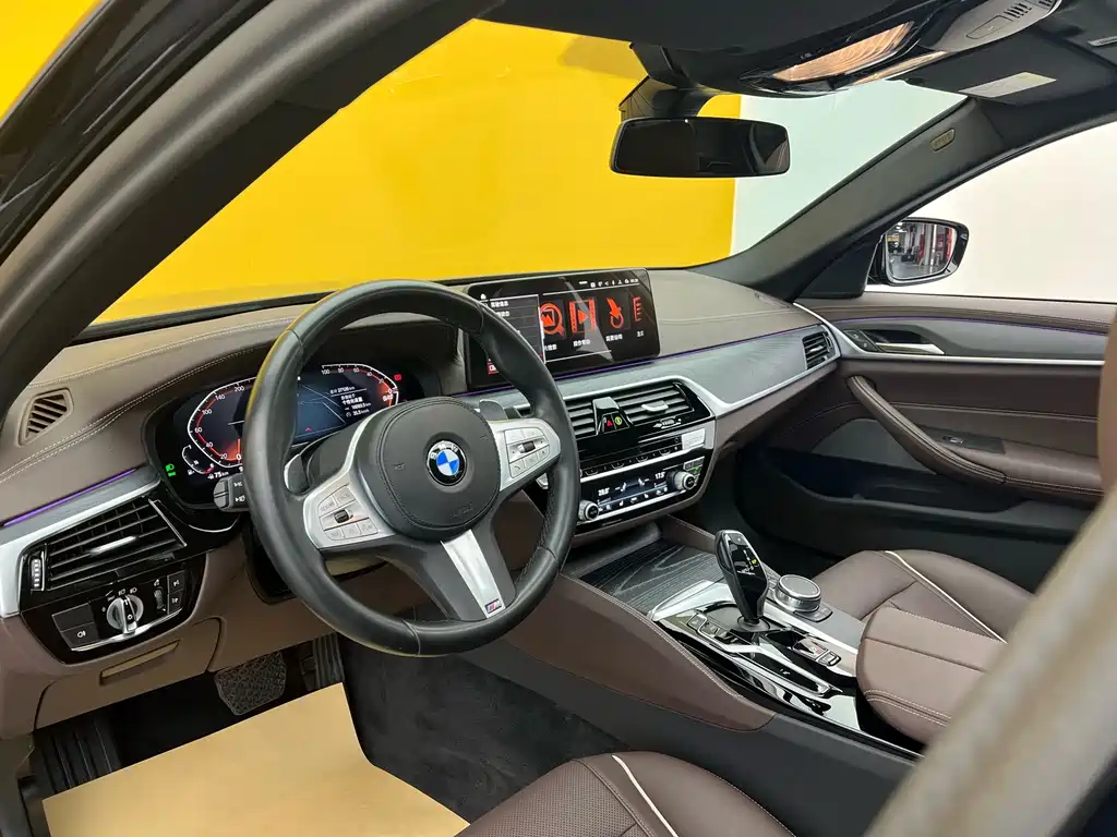 BMW BMW 5 Series 2023 Facelift 530Li Leading Edition M Sport Package 2023 - thumbnail 5