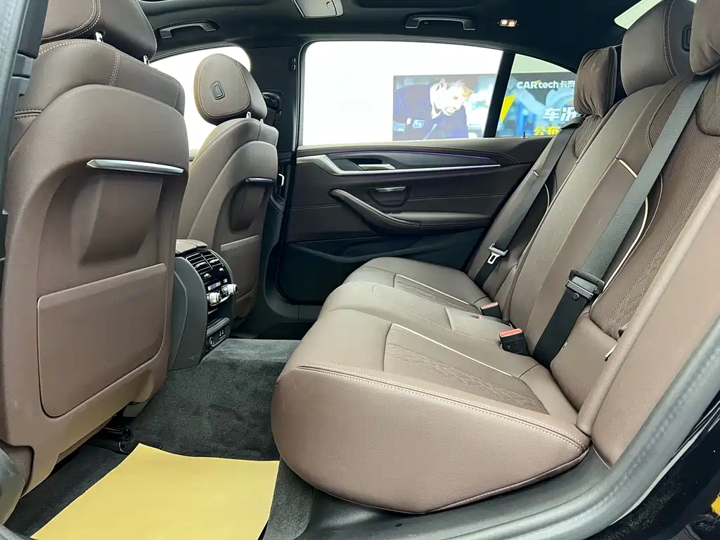 BMW BMW 5 Series 2023 Facelift 530Li Leading Edition M Sport Package 2023 - thumbnail 25
