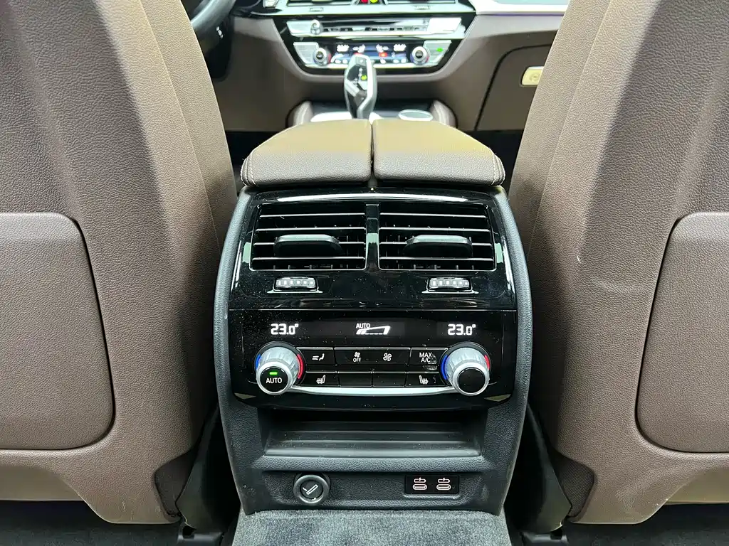 BMW BMW 5 Series 2023 Facelift 530Li Leading Edition M Sport Package 2023 - thumbnail 27