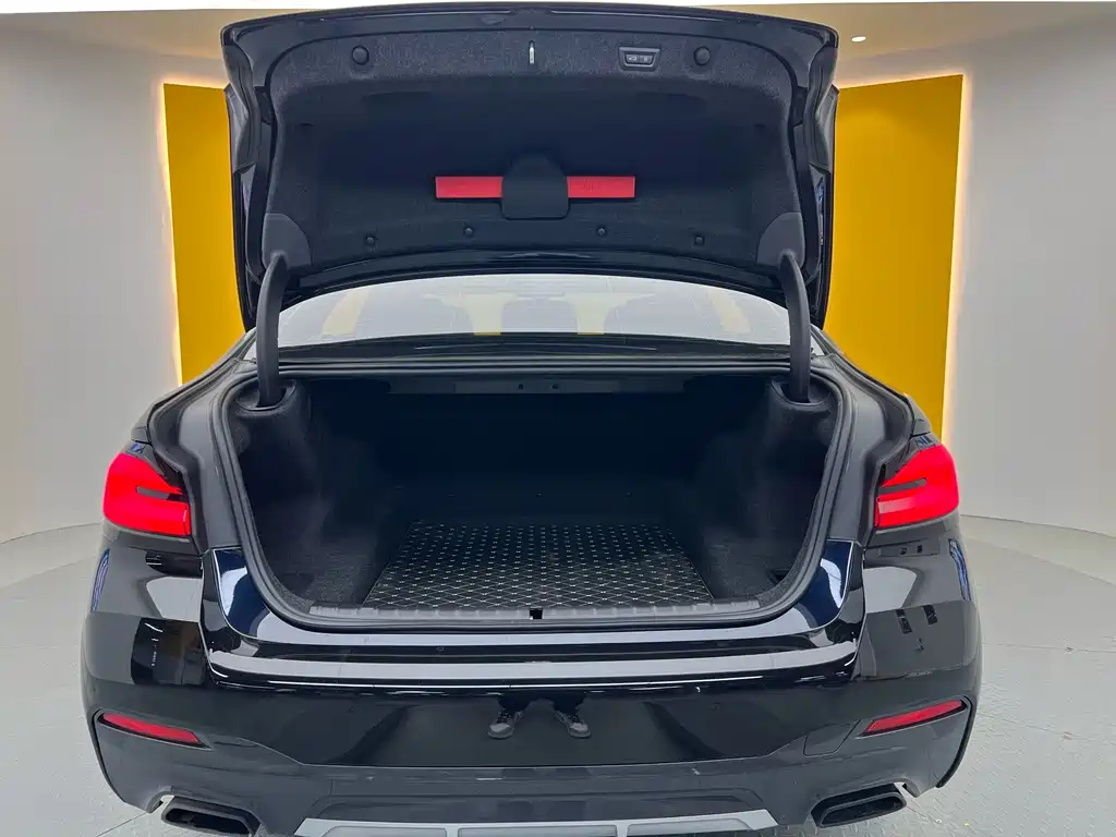 BMW BMW 5 Series 2023 Facelift 530Li Leading Edition M Sport Package 2023 - thumbnail 28