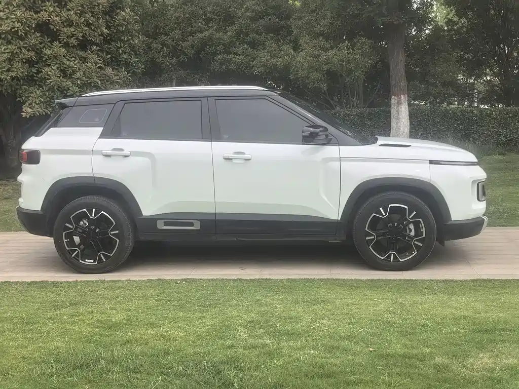 Geely Auto Geely ICON 1.5TD Qingcheng Edition 2025 - thumbnail 4