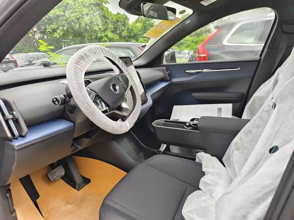 Volvo Volvo EX30 2025 RWD Long Range Plus 2025 - thumbnail 5