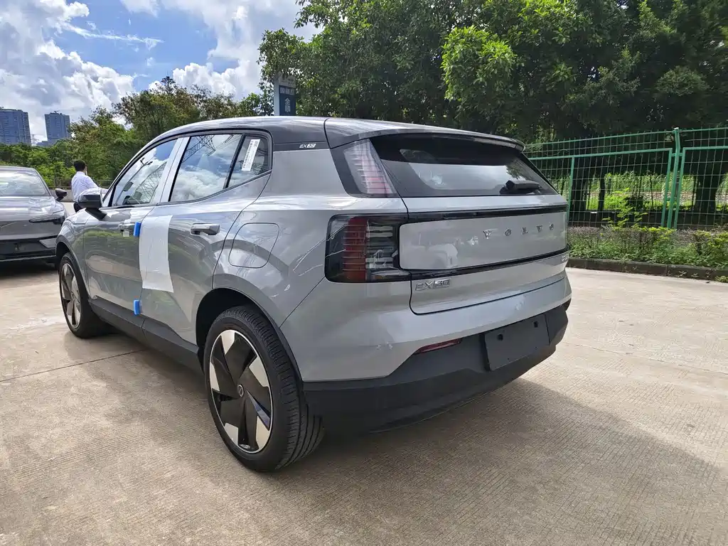 Volvo Volvo EX30 2025 RWD Long Range Plus 2025 - thumbnail 8
