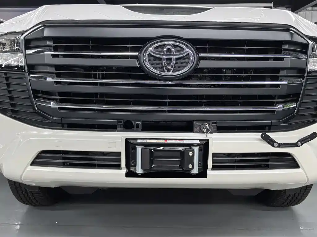 Toyota Land Cruiser LC300 2025 4.0L Automatic 2026 - thumbnail 3