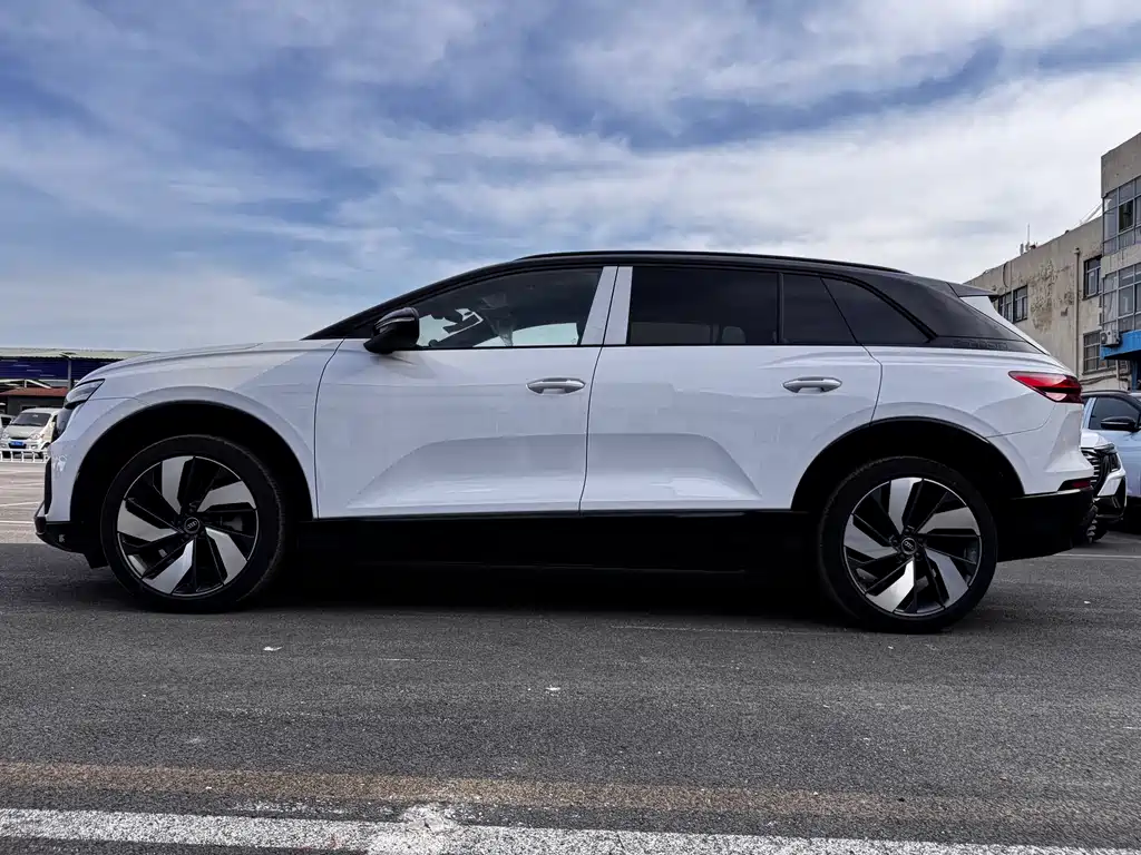 Audi Audi Q5 e-tron 2023 40 e-tron Shining Edition Mecha Package 2026 - thumbnail 3