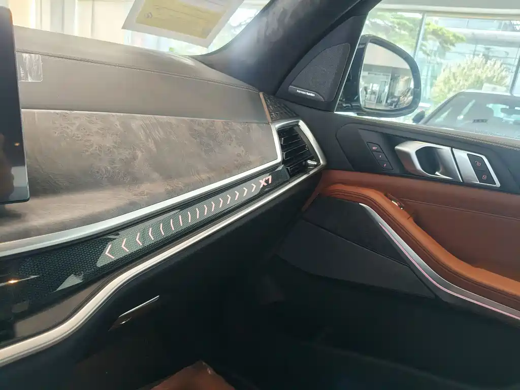 BMW BMW X7 2024 xDrive40i M Sport Package 2026 - thumbnail 11