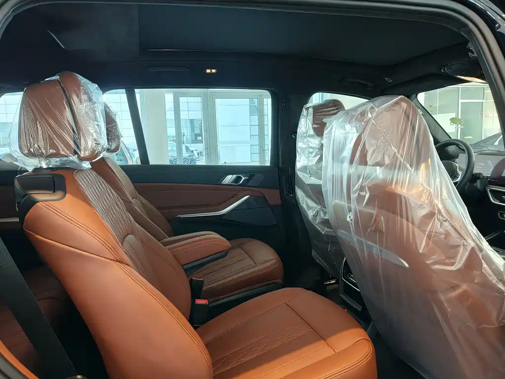 BMW BMW X7 2024 xDrive40i M Sport Package 2026 - thumbnail 15