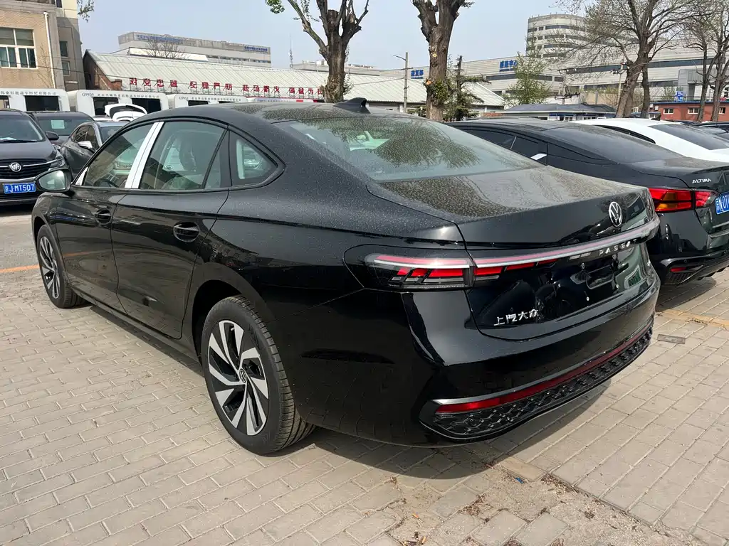 Volkswagen Passat Pro 380TSI 2026 - thumbnail 4