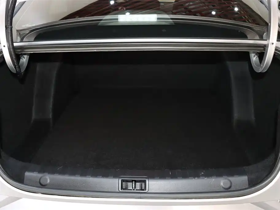 Dongfeng Aeolus Aeolus Yixuan 2021 230T Automatic Glory Edition 2022 - thumbnail 17