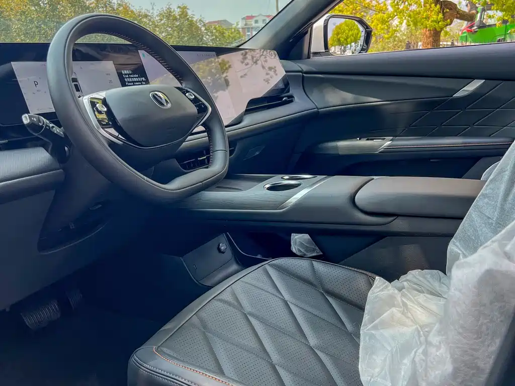 Changan 长安CS75PLUS 2025款 第四代 UItra 2.0T 新蓝鲸 智慧劲擎型 2026 - thumbnail 11