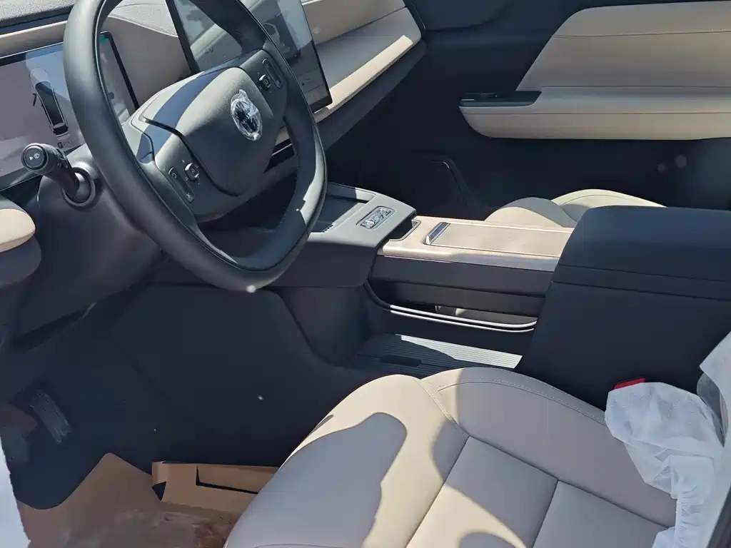 Volvo Volvo XC70 PHEV 2026 AWD Long Range Core 2026 - thumbnail 4