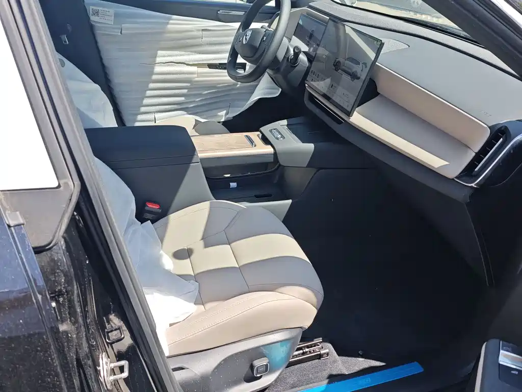 Volvo Volvo XC70 PHEV 2026 AWD Long Range Core 2026 - thumbnail 11