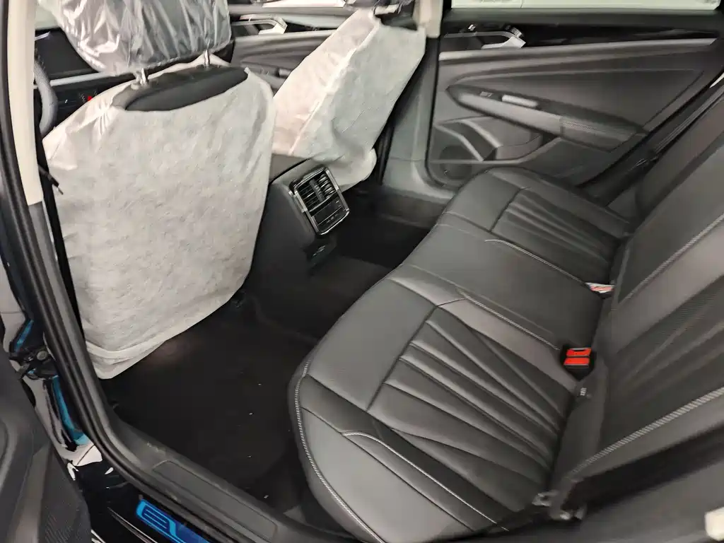 Volkswagen Passat 330TSI Star Elite Edition 2026 - thumbnail 5