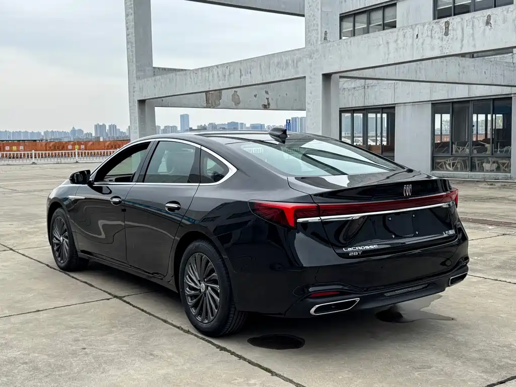 Buick Buick LaCrosse 2025 28T Platinum Edition 2026 - thumbnail 6