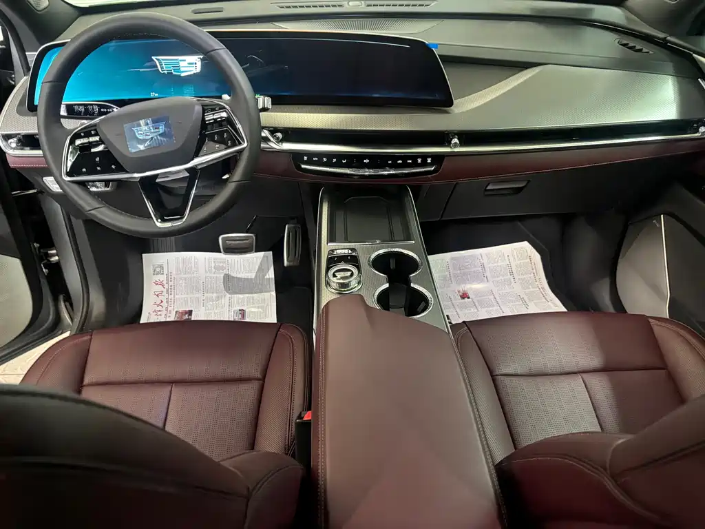 Cadillac Cadillac XT5 2.0T Platinum 2026 - thumbnail 11