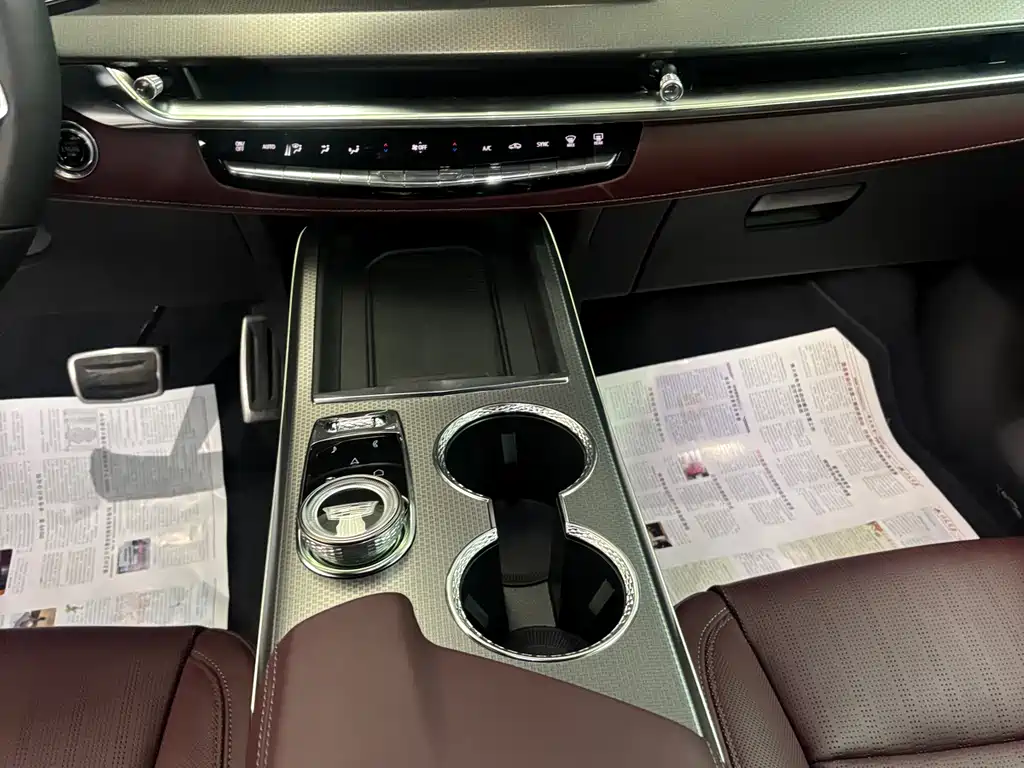 Cadillac Cadillac XT5 2.0T Platinum 2026 - thumbnail 12