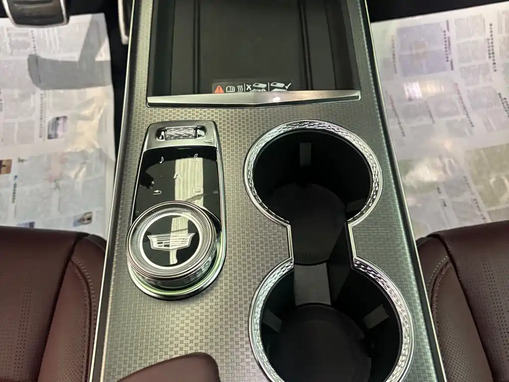 Cadillac Cadillac XT5 2.0T Platinum 2026 - thumbnail 13