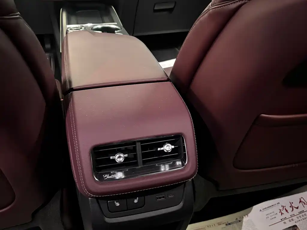 Cadillac Cadillac XT5 2.0T Platinum 2026 - thumbnail 15