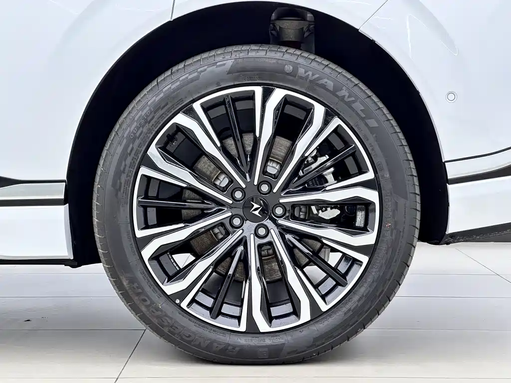 Dongfeng eπ eπ008 2026 5-Seater Pure Electric Super Wide Edition 2026 - thumbnail 2